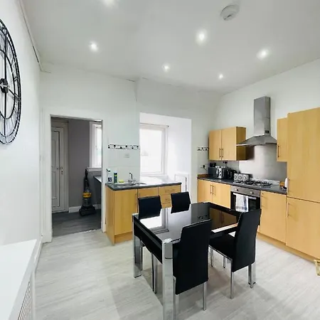 Spacious 3 Bedroom Entire Apartment Self Check In Cowdenbeath Exterior foto