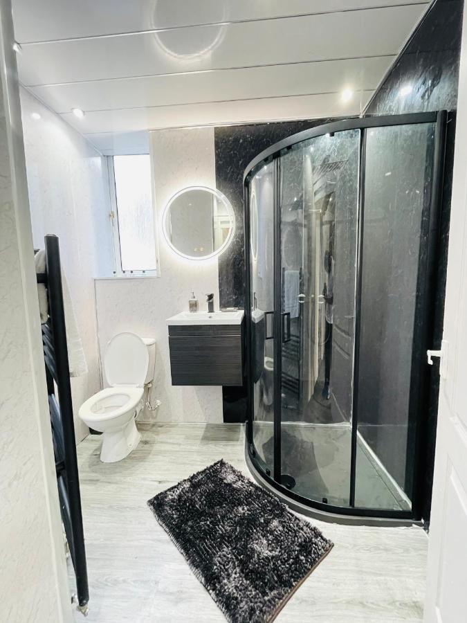 Spacious 3 Bedroom Entire Self Check In Apartment *