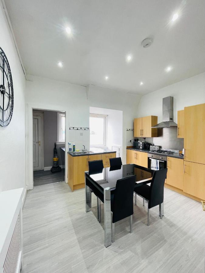 Apartment Spacious 3 Bedroom Entire Self Check In Cowdenbeath