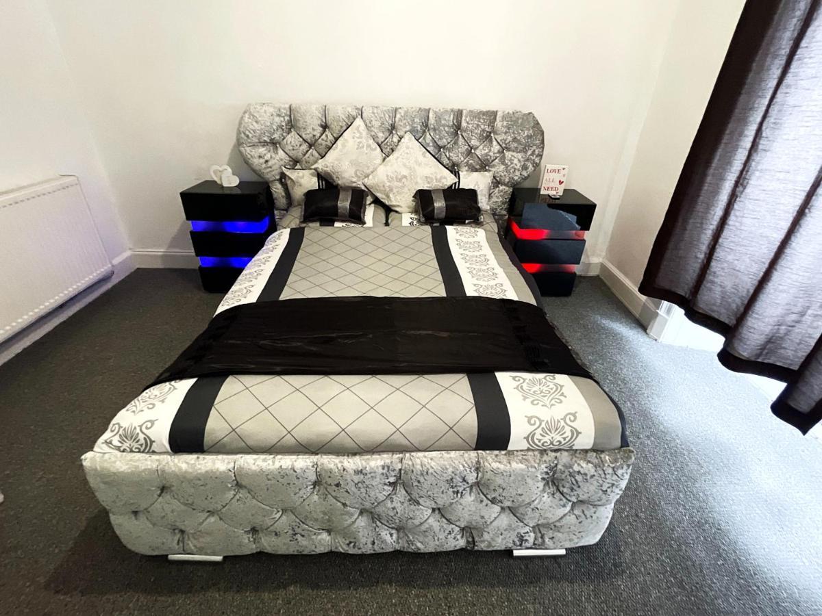 Spacious 3 Bedroom Entire Self Check In Apartment Cowdenbeath
