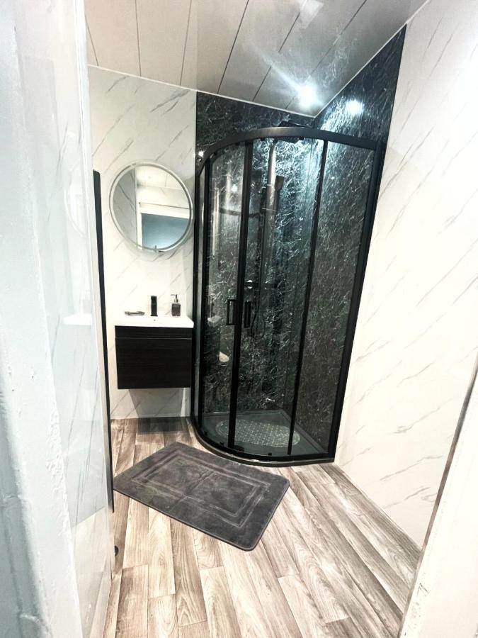 Apartment Spacious 3 Bedroom Entire Self Check In